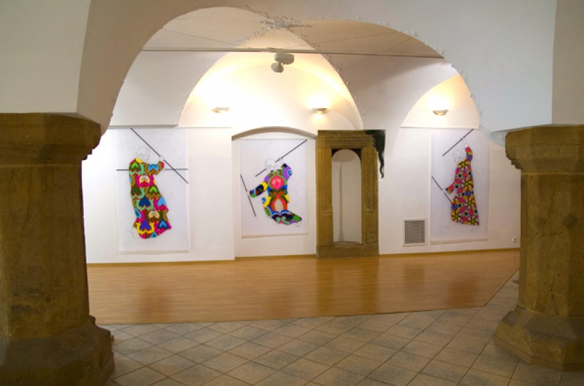 http://www.savvy37.mirunadragan.com/files/gimgs/th-14_4installation_view.jpg